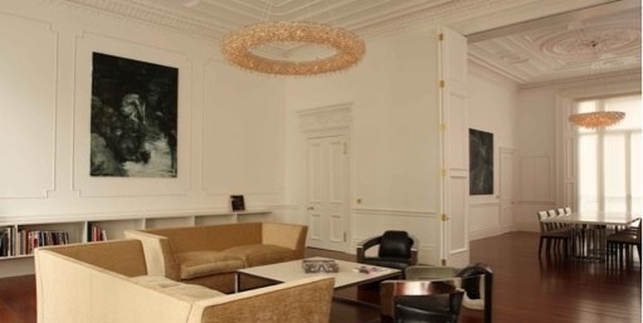 Lateral Apartment